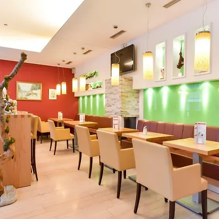 Konditorei Muessauer Rum i privatbostad Waidhofen an der Thaya